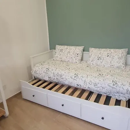 Viola Apartment *